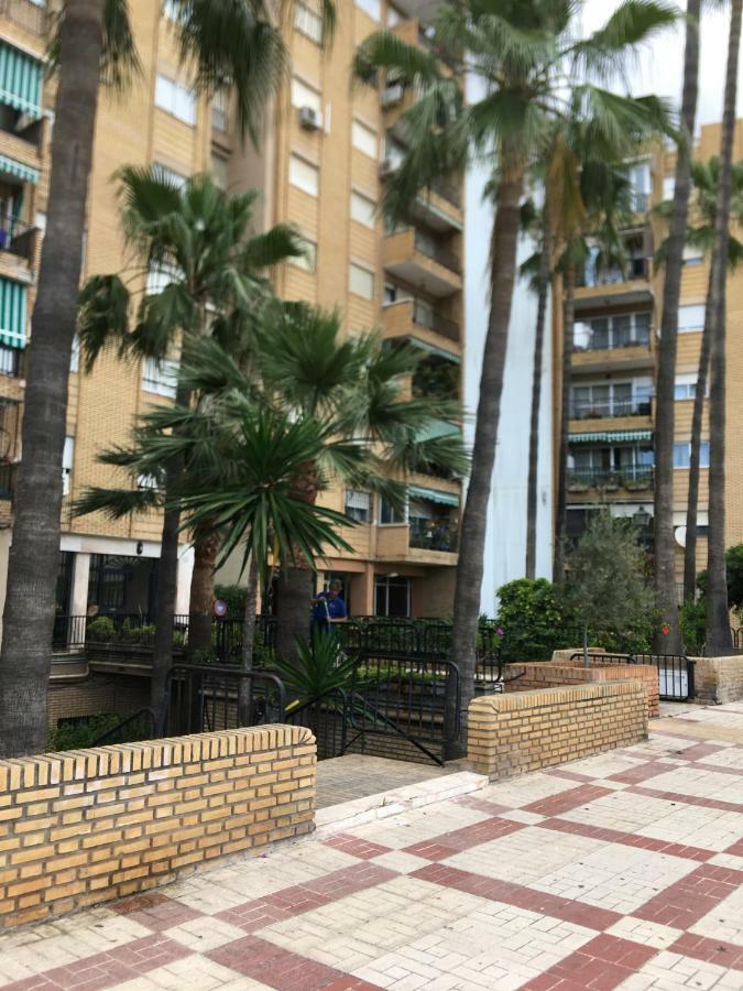 Stunning Spacious City Apartment With Free Parking Malaga Ngoại thất bức ảnh