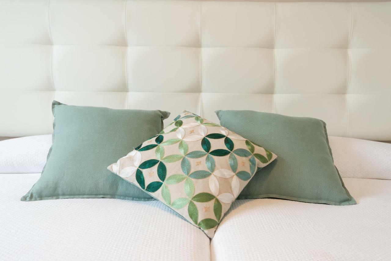Stunning Spacious City Apartment With Free Parking Malaga Ngoại thất bức ảnh