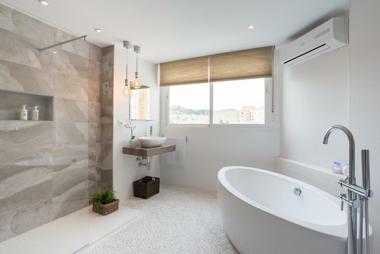Stunning Spacious City Apartment With Free Parking Malaga Ngoại thất bức ảnh