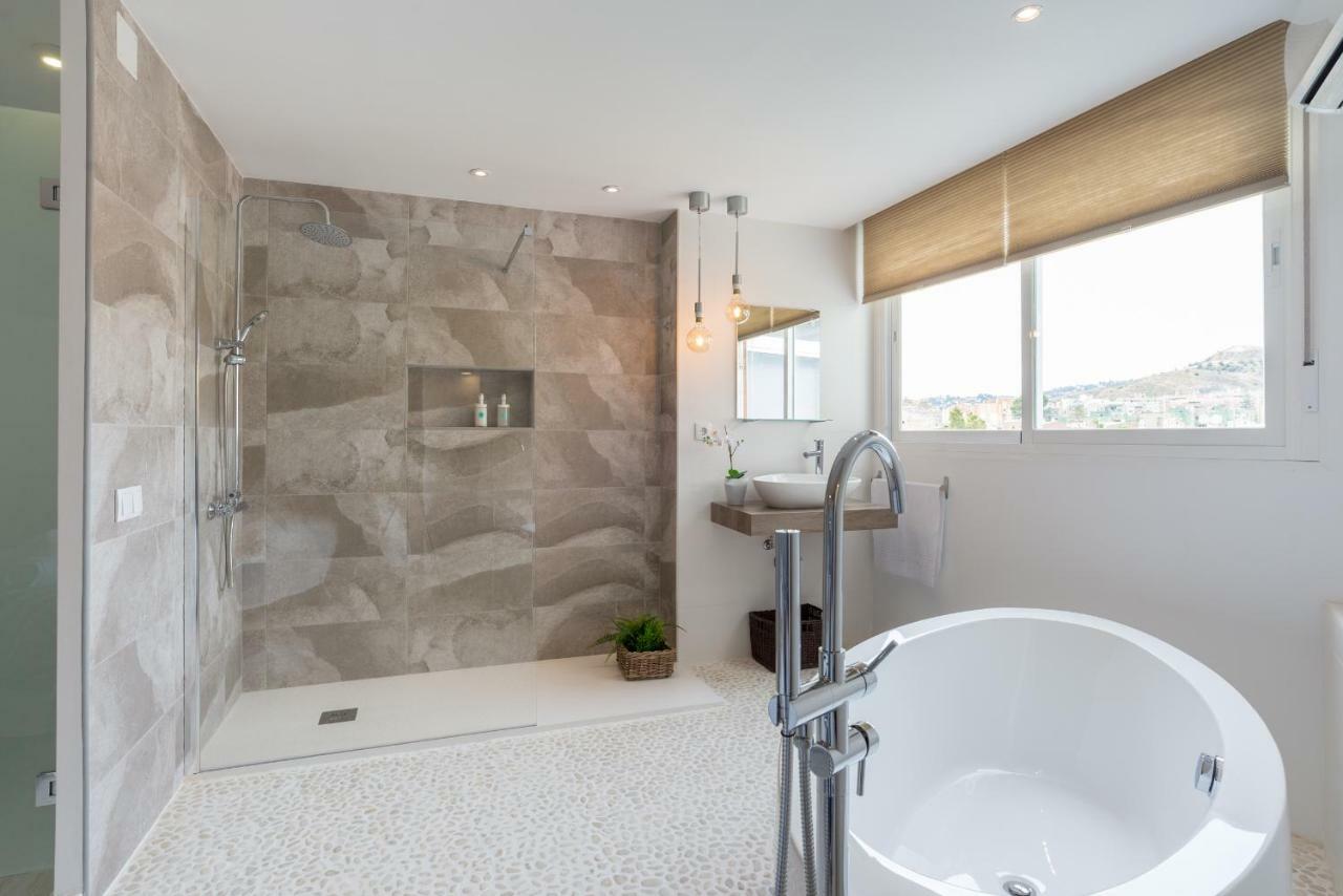 Stunning Spacious City Apartment With Free Parking Malaga Ngoại thất bức ảnh